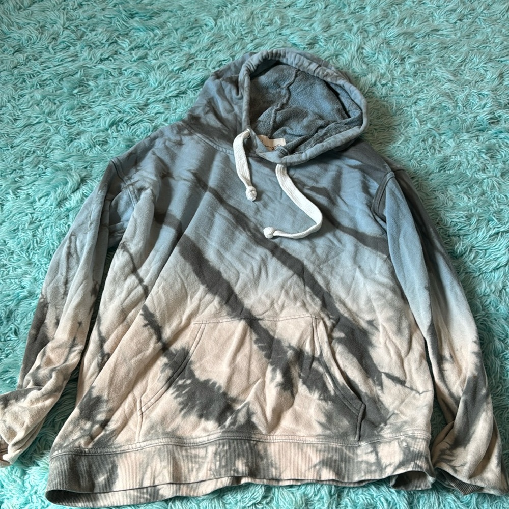Blue and cream tie dye sweatshirt